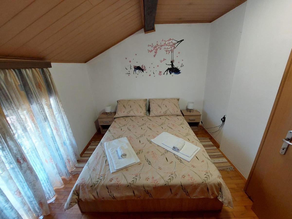 Apartment Mila With Jacuzzi Spa Pula Extérieur photo